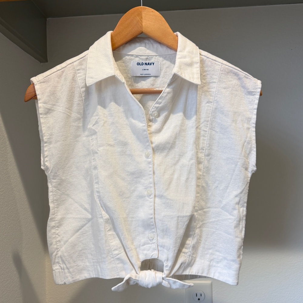 NWOT Old Navy Girls’ White Sleeveless Top, size 10/12